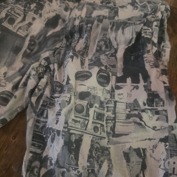 Volcom Monochrome Graphic Shorts - Picture 2 of 4